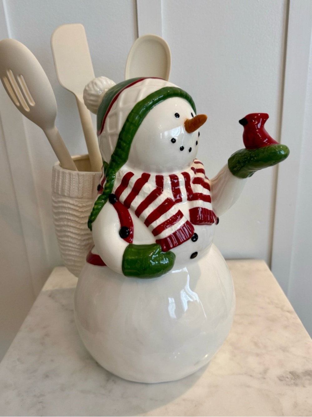 RETIRED WILLIAMS SANOMA 12” CERAMIC SNOWMAN CARDINAL GRANDMILLENNIAL COTTAGECORE